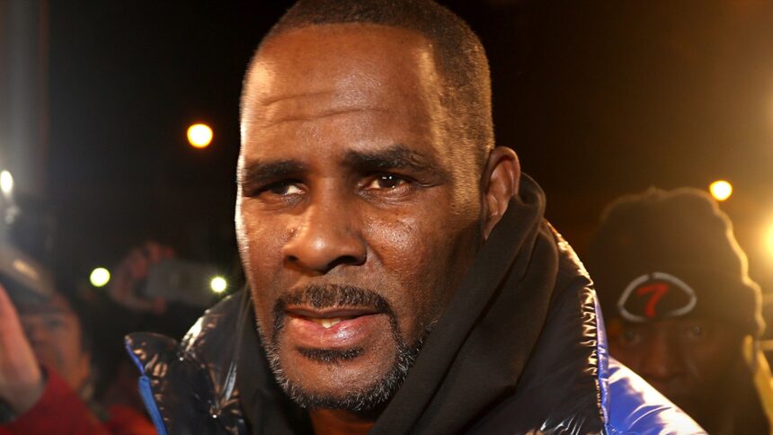 R. Kelly ha citato in giudizio 6 vittime sostenendo che deve ancora milioni
