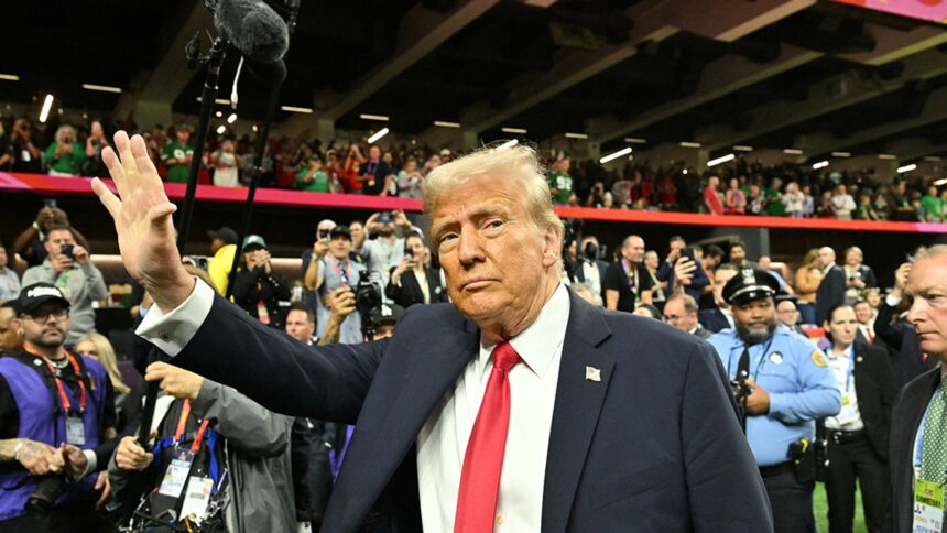 Donald Trump arriva al Super Bowl Lix
