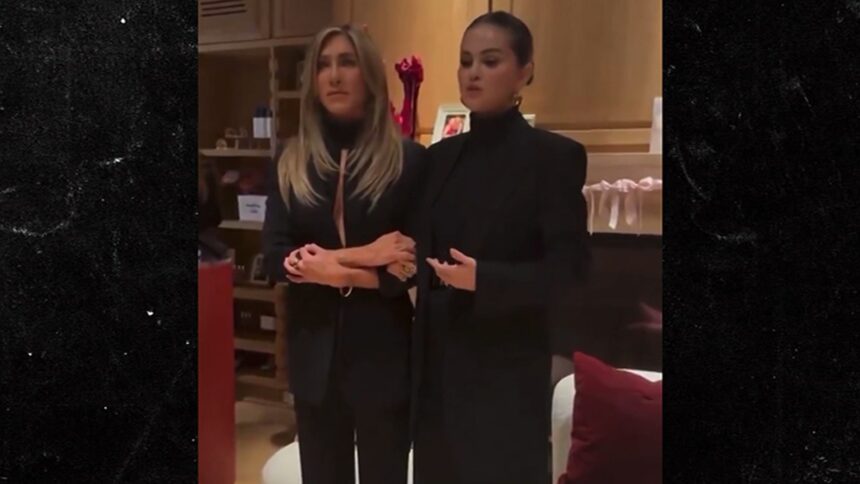 Selena Gomez ospita evento di bellezza con Jennifer Aniston dopo aver pianto video