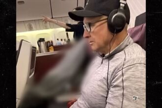 Coppia costretta a sedersi accanto al cadavere sul volo Qatar Airways per ore