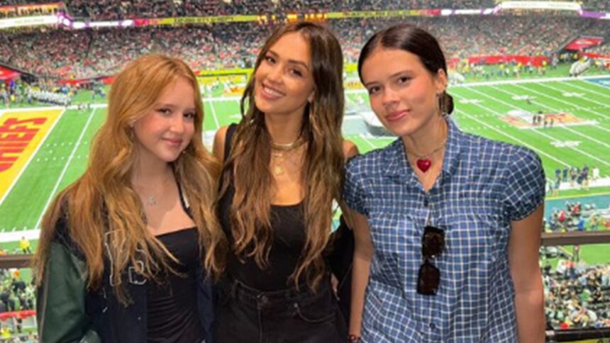 Jessica Alba porta le figlie nel Super Bowl Lix in Cash Warren Divorce