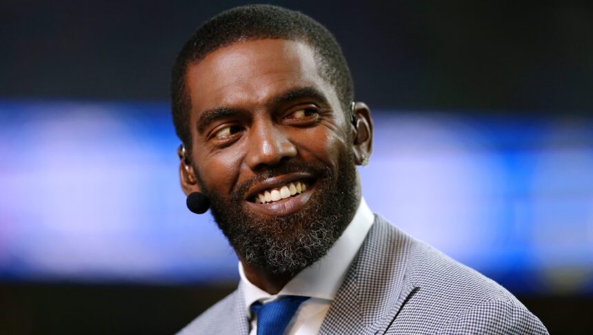 Quanti soldi ha ora l'ex giocatore della NFL: Hollywood Life