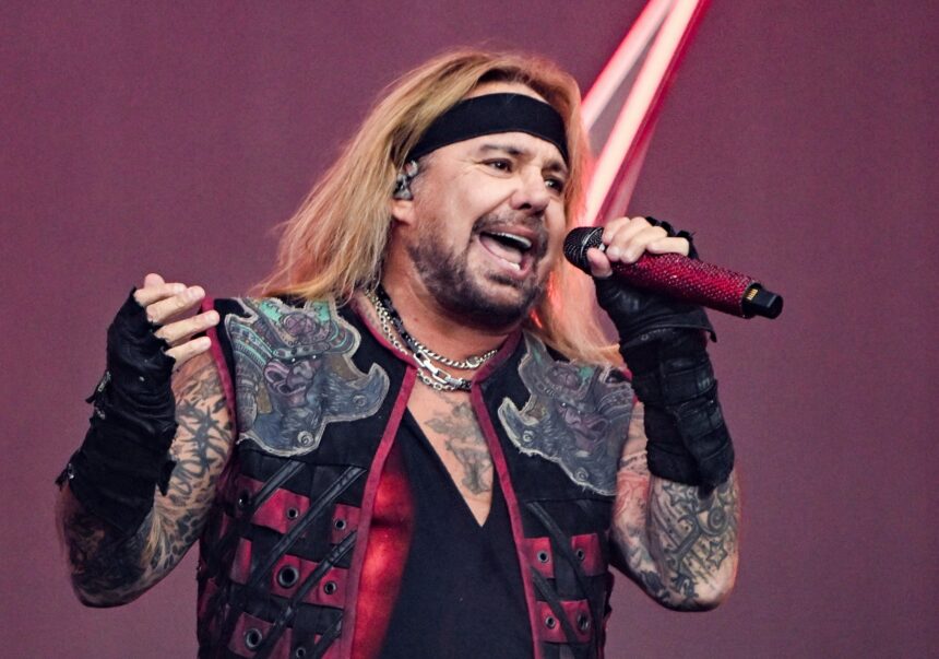 Quanti soldi ha il cantante Motley Crue - Hollywood Life