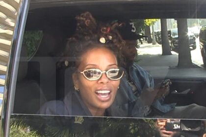 Eva Marcille Felice per il cast di "Rhoa", ma è amante la commedia di "Lyric's Lyric"