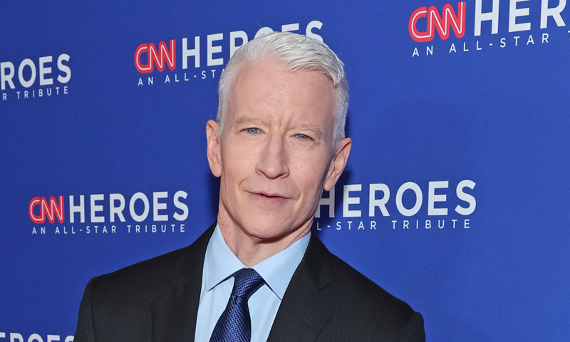 Anderson Cooper rivela come sceglie i DM a cui risponderà, afferma di avere oltre 30.000 messaggi non letto