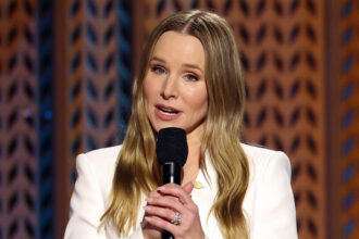 Kristen Bell reimmagina "Vuoi costruire un pupazzo di neve?" Song in SAG premi aprendo il monologo