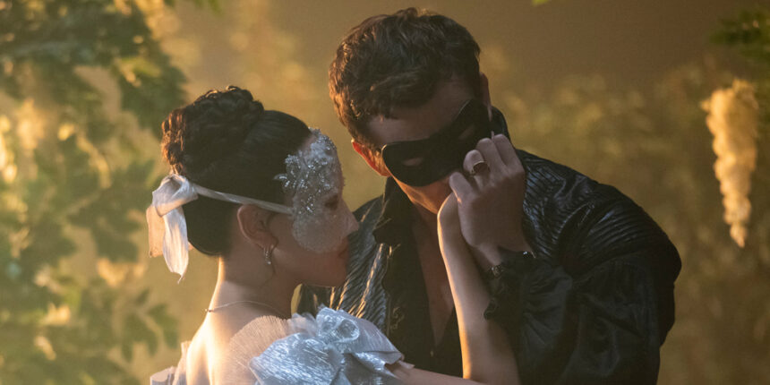 First Look "Bridgerton" Stagione 4 - Luke Thompson e Yerin Ha condividono una danza in nuove foto