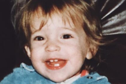 Indovina chi si è trasformato questo bambino di dentizione!