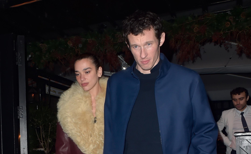 Dua Lipa e Callum Turner avvistati in appuntamenti a Londra tra voci di fidanzamento