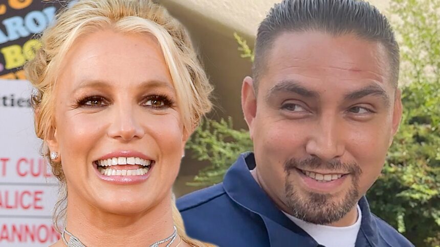 Britney Spears che va forte con Paul Soliz, porta i suoi figli nel parco giochi al coperto