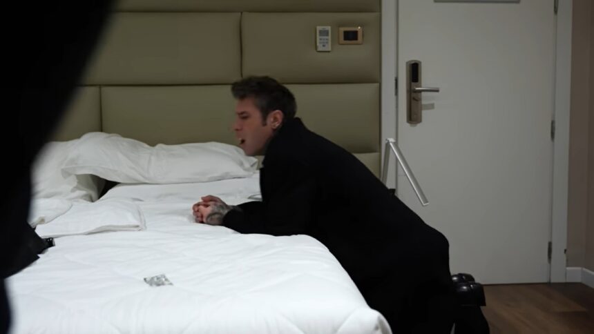 ''Dove mi hanno ricucito è come se mi accoltellassero'': le immagini di Fedez in preda ai dolori a causa dell'intervento al pancreas - Gossip.it