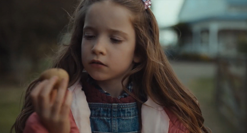 Lay's Super Bowl Commercial 2025: La bambina coltiva una patata nella sua fattoria di famiglia