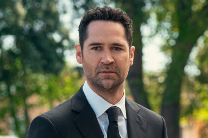 La stagione 4 di "The Lincoln Lawyer" inizia le riprese, Showrunner prende in giro nuovi episodi