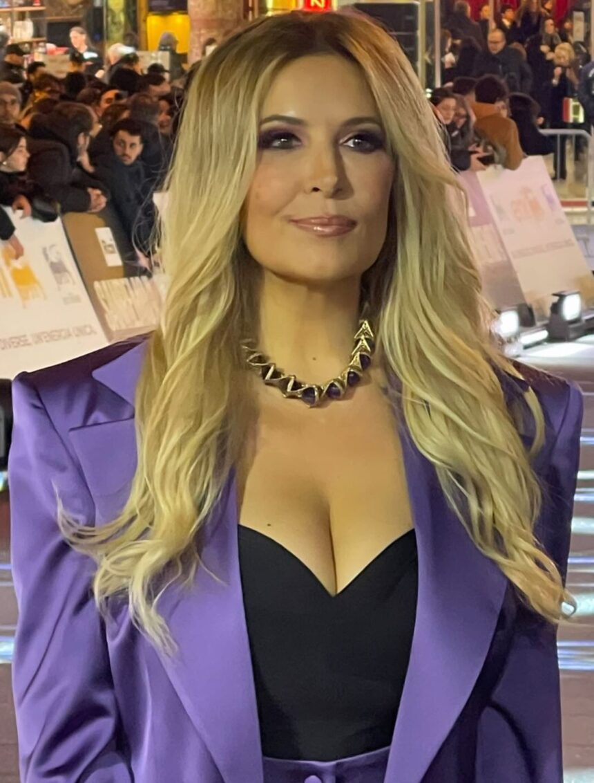 ''Uno meno controllato la faceva rotolare giù dalle scale'': Selvaggia Lucarelli contro la signora che l’ha accusata a Sanremo - Gossip.it