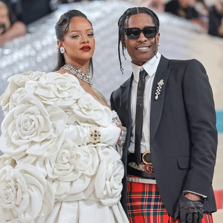 Rihanna e i bambini di A $ AP Rocky fanno apparizione a sorpresa in tribunale