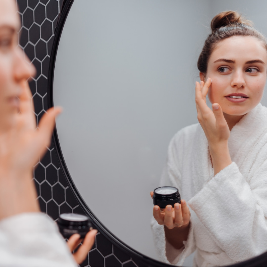 Le migliori tendenze della cura della pelle per il 2025, secondo un dermatologo