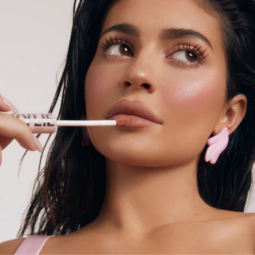 Kylie Cosmetics Flash Sale: Ottieni rossetti per $ 11