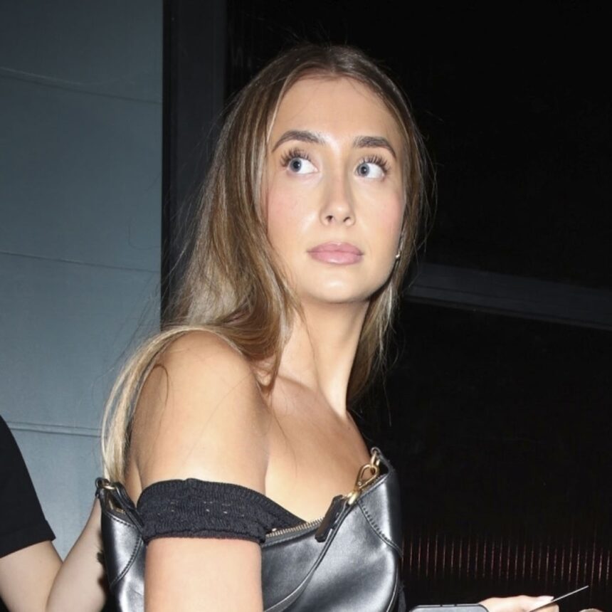 Lily Phillips affronta l'accusa di fingere la gravidanza