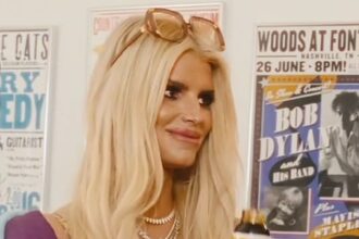 Perché Jessica Simpson ha bevuto "Snake Sperm"
