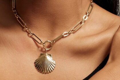 Adoro la collana a guscio virale? Questi pezzi costieri si adattano all'atmosfera