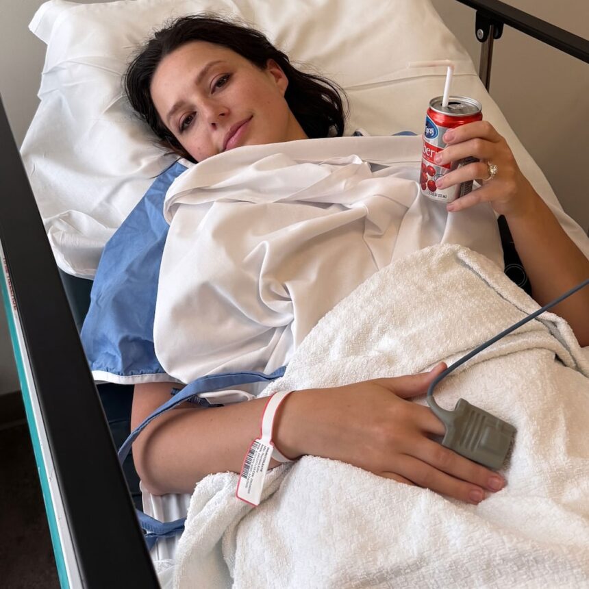 Katie Thurston di Bachelorette condivide il piano di trattamento del cancro