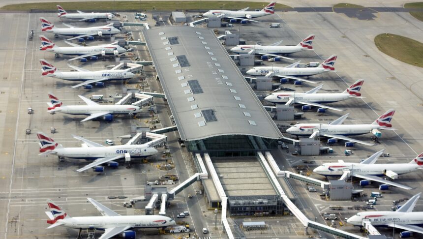 L'aeroporto di Heathrow è aperto dopo l'interruzione di corrente? Aggiornamento - Hollywood Life