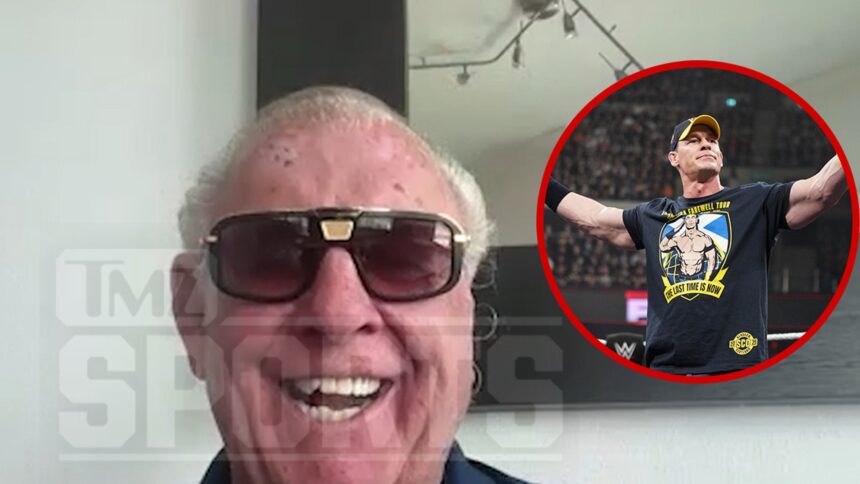 Ric Flair reagisce all'ombra "Raw" di John Cena, felice di essere vivo di ascoltarlo!