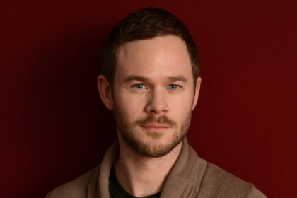 Aaron Ashmore e la moglie di Ginny & Georgia Zoe Kate si sono tranquillamente separati durante Covidio