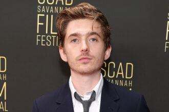 Austin Abrams in Talks to Star in "Resident Evil" Remake diretto da Zach Cregger