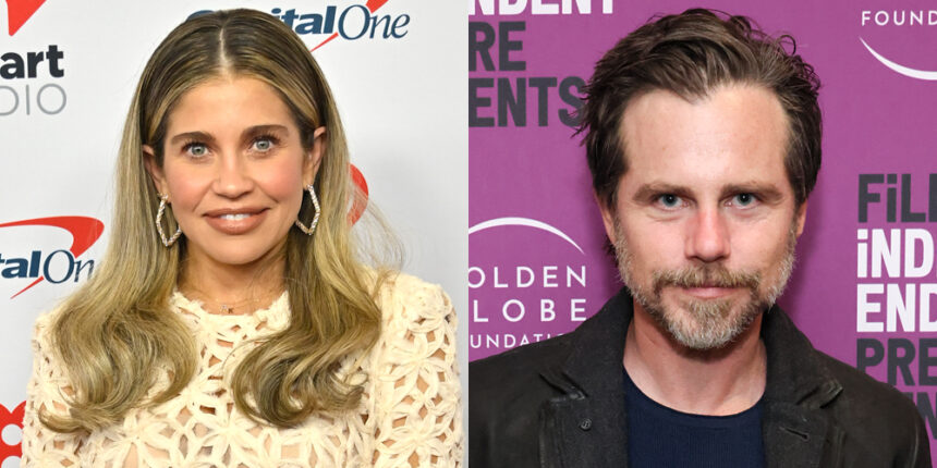 "Boy Meets World" star Danielle Fishel & Rider Strong ricorda il loro bacio sullo schermo: "Ho controllato la mia anima dal mio corpo"