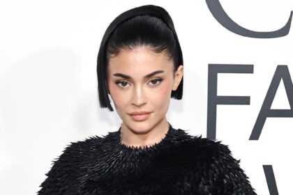 Kylie Jenner ha reso il lattice senza sforzo: all'interno della sua evoluzione dello stile