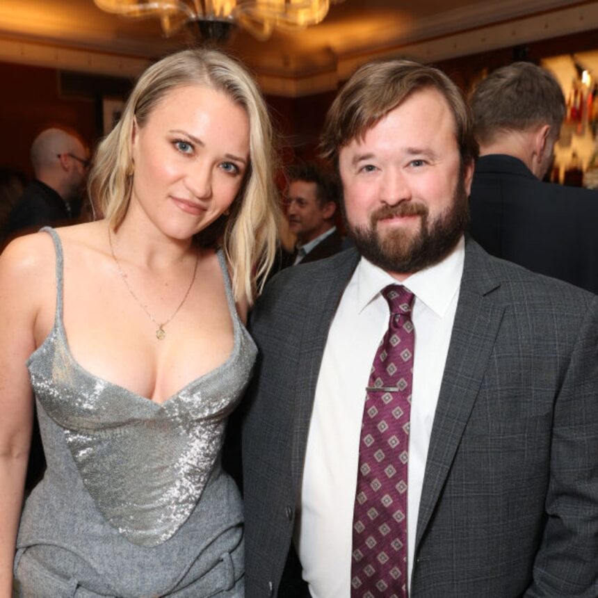Emily Osment ottiene supporto dal fratello Haley Joel Osment dopo il divorzio