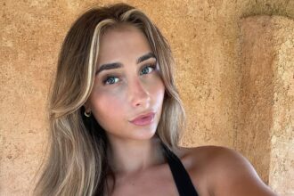 Lily Phillips di Onlyfans condivide le foto di bikini tra la speculazione di gravidanza