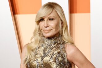 Donatella Versace si dimette come direttore creativo