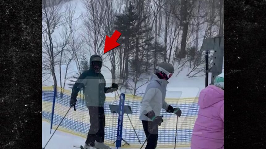 JD Vance ha chiesto di essere "Putin's Puppet" mentre sciare nel Vermont, in video
