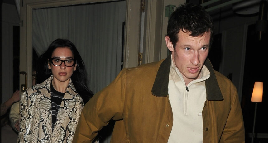 Dua Lipa & Si dice che Fiancé Callum Turner si tenga per mano su un appuntamento notturno a Londra