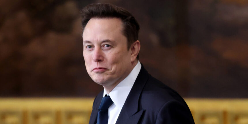 Elon Musk riceve l'ordine di partecipare all'udienza in tribunale in mezzo alla disputa sulla custodia con la madre del 13 ° figlio dopo aver accolto il 14 °