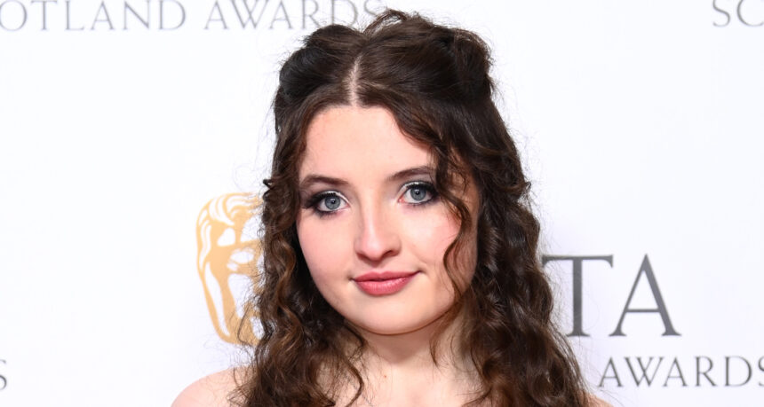 Lucy Halliday ha lanciato il ruolo principale nella serie di sequel di "Handmaid's Tale" "The Testaments"