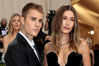 Justin Bieber condivide una foto rara con il figlio Jack mentre festeggia il 31 ° compleanno