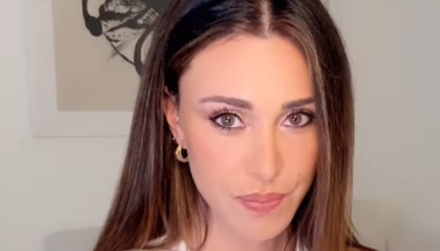 ''Mio figlio mi ha chiesto di non postarlo più'': Belen rivela perché Santiago, avuto con De Martino, non appare quasi più sul suo IG - Gossip.it