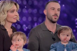 ''Sono il mio pensiero fisso'': Andreas Muller porta in tv le gemelline Penelope e Ginevra e parla delle imminenti nozze con Veronica - Gossip.it