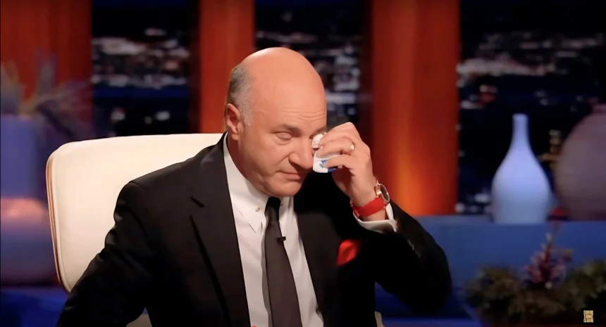 Il giudice di "Shark Tank" Kevin O'Leary ha ridotto le lacrime dopo aver sentito un messaggio scioccante che un padre di un concorrente lo ha mandato da oltre la tomba