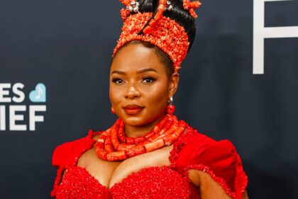 Yemi Alade rivela l'impatto che il nero di Beyoncé ha avuto su di lei