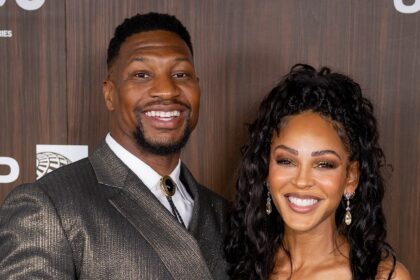 Meagan Buoni dettagli per bambini con Jonathan Majors