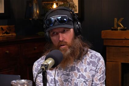"Duck Dynasty" Star Phil Robertson "Not Good" Aun Alzheimer's Battle