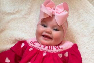 L'influencer Lauren Cummings Johnson piange la morte del bambino