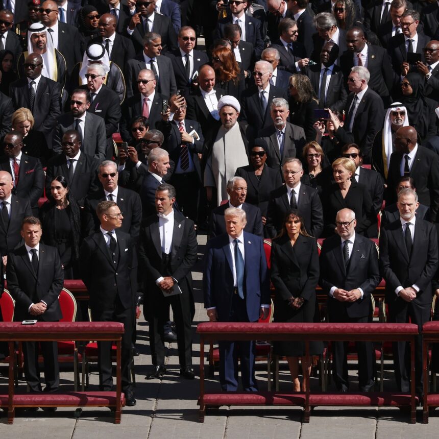 Donald Trump, Joe Biden, Prince William partecipano