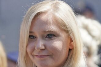 Virginia Giuffre, Jeffrey Epstein Accuser, muore per suicidio all'età di 41 anni