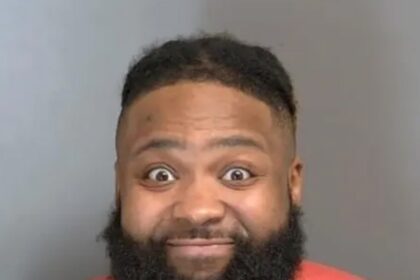 Rapper Sada Baby arrestato per crimine per la droga, scatta Epic Mug Shot