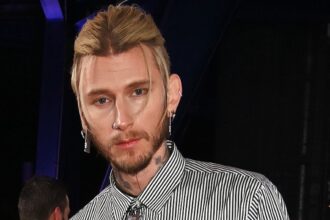 MGK condivide le foto "papà" dopo il bambino con Megan Fox